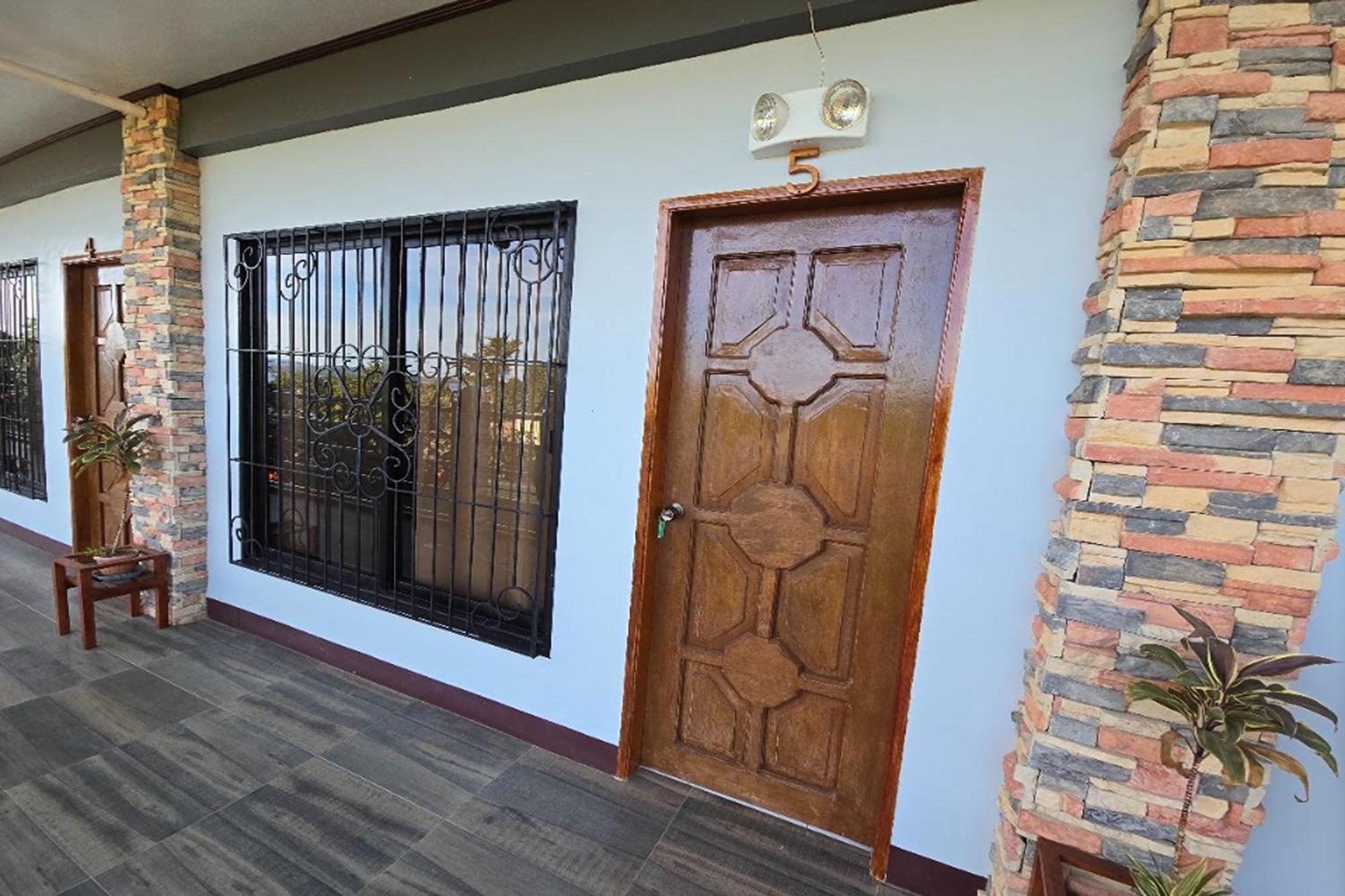 Nober Pension House City Center Puerto Princesa Dış mekan fotoğraf